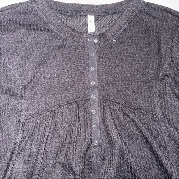 Collection B Gray Buttoned Bib Collar Blouse - Picture 2 of 6